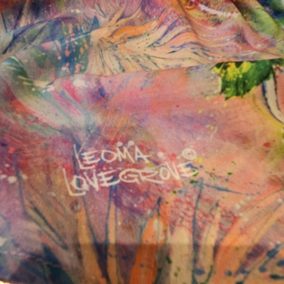 Bird print top. Wear art. Flat friendly! - Picture 5 of 10